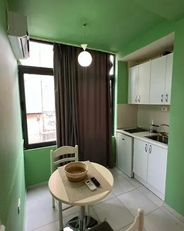 Urban Retreat Тирана